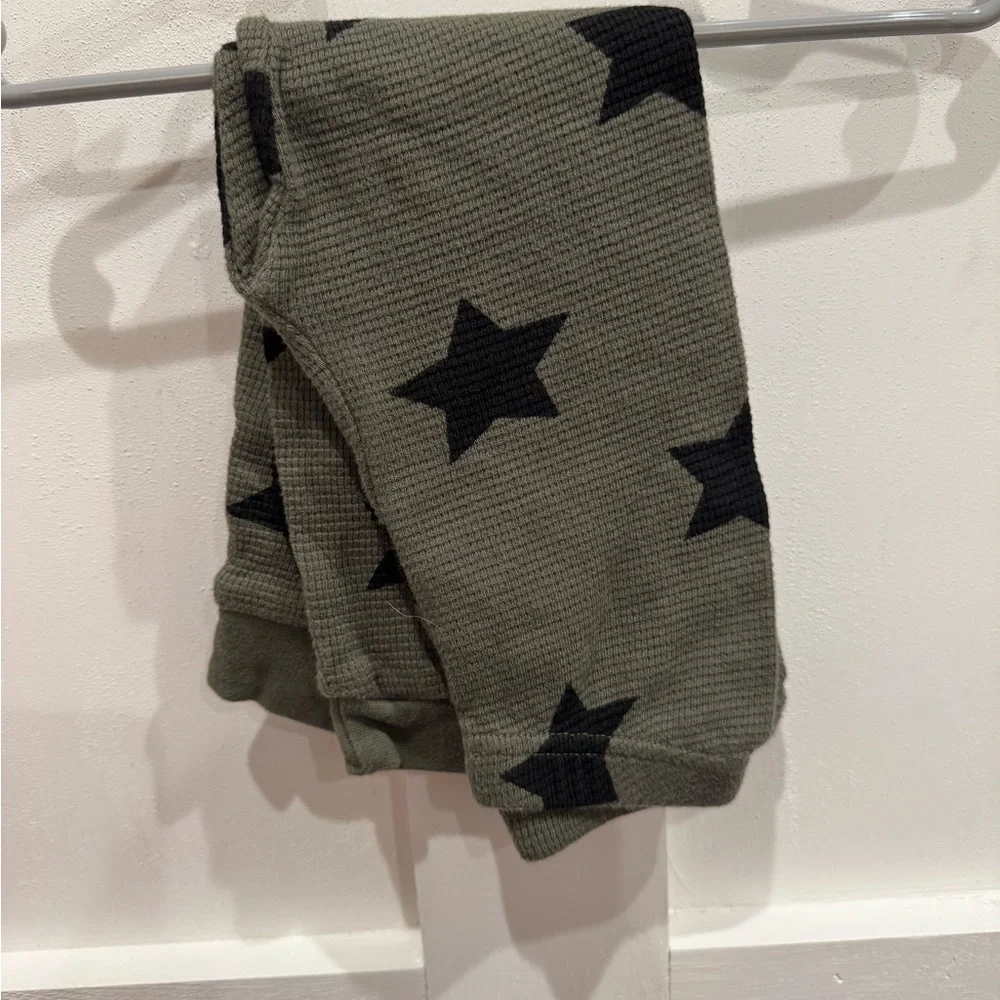 Olive Green Star Pattern Pajamas - Picture 3 of 4